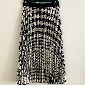 H&M Houndstooth Midi Skirt